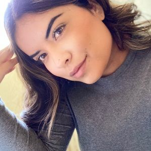 Meet your Posher, Selena